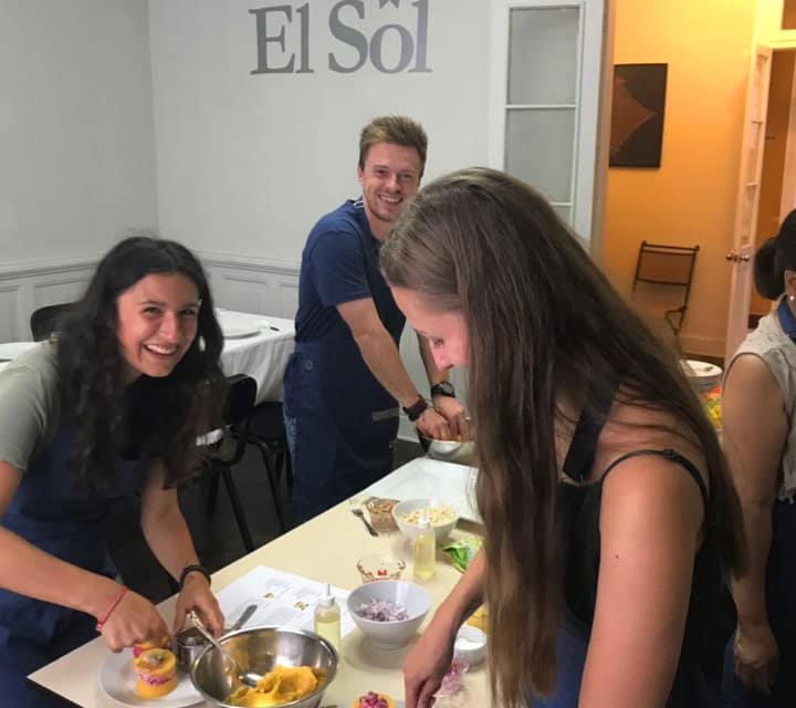 Students eating authentic Peruvian food at EL SOL Spanish Language School
