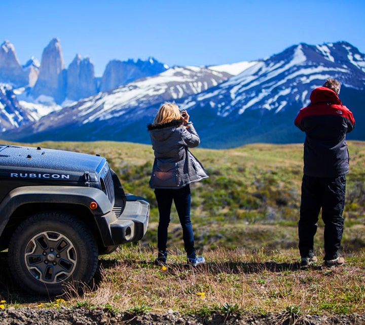 Private Tour Guide with guest on a Jeep Safari in Patagonia