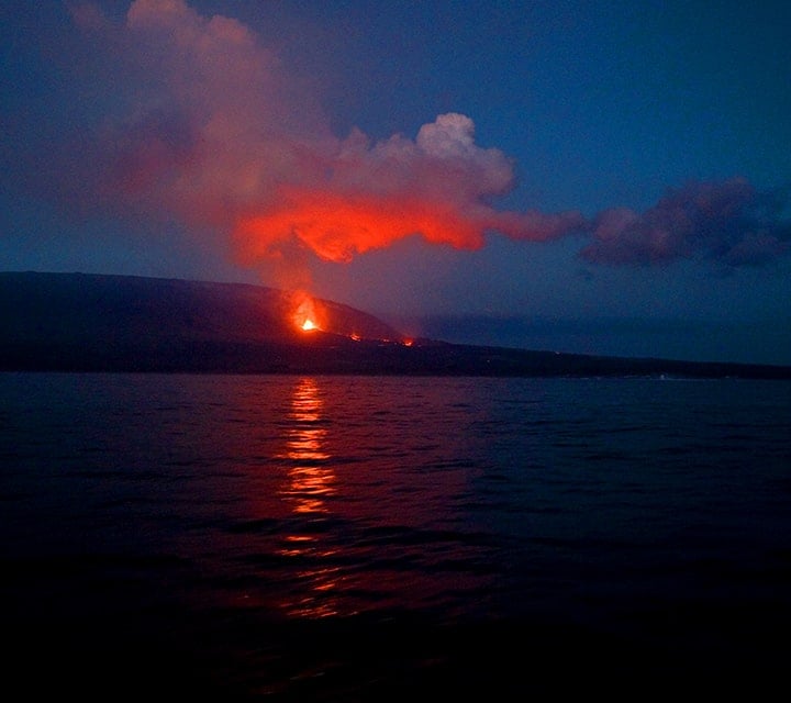 La Cumbre volcano eruption of 2017 La Cumbre volcano erupting in Fernandina Island, Galapagos