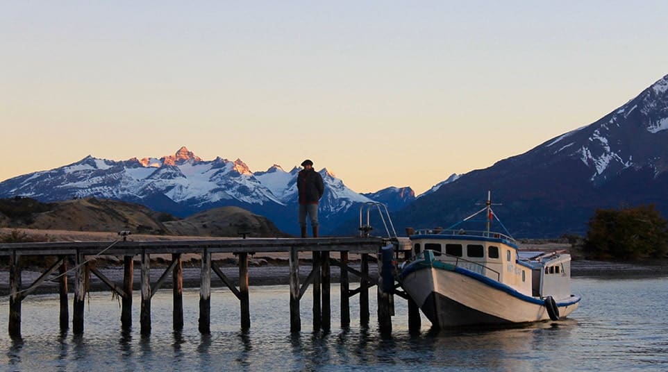 30 minutes by boat from Puerto Natales Estancia La Peninsula - 30 minutes by boat from Puerto Natales